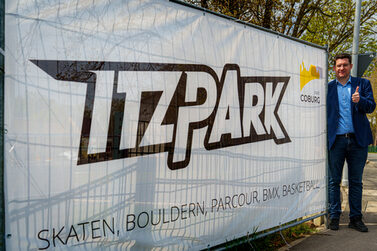 OB Dominik Sauerteig präsentiert den Namen der Anlage: Itzpark
