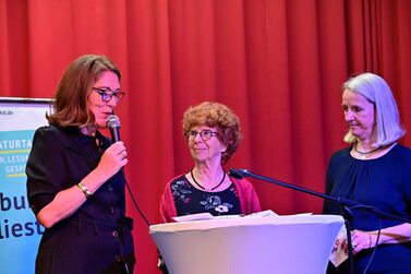 Pressebild zu Coburg liest