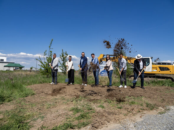 OB Dominik Sauerteig beim Spatenstich für den Park der Arten