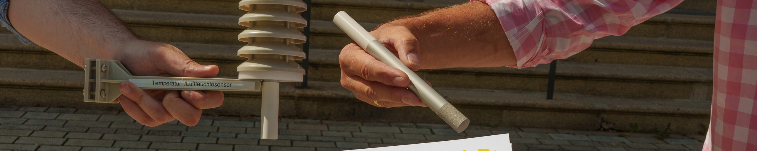 Klimasensoren messen Temperatur und Luftfeuchtigkeit im Stadtgebiet.