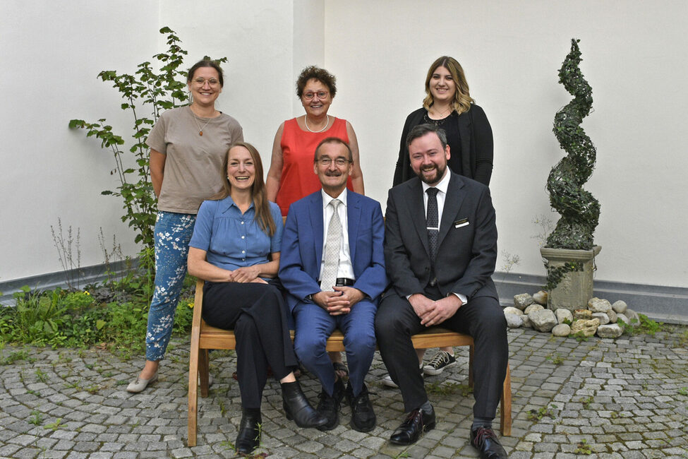 (v.l.n.r.): Stefanie Roppelt, Kathrin Wortmann, Christa Barsch, Hans-Herbert Hartan, Lara Fleischmann, Ellis McFarland;