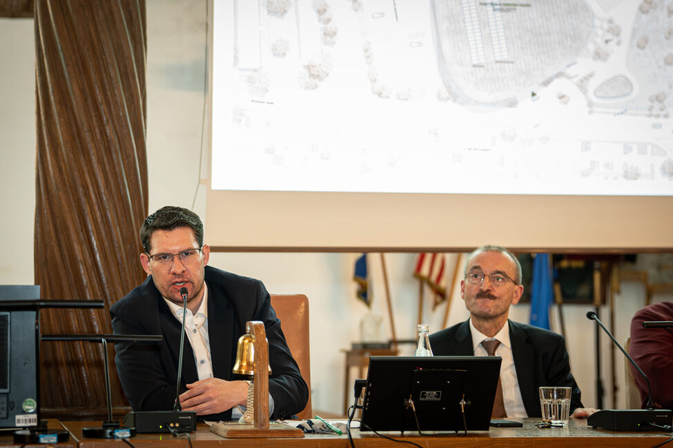 OB Dominik Sauerteig, Vertreter des Stadtrats und der SÜC beantworteten Fragen zum Aquaria-Neubau aus der Bevölkerung