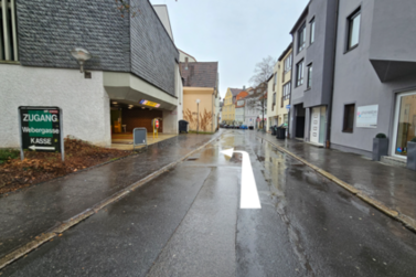 Zufahrt zum Parkhaus Mauer über Webergasse