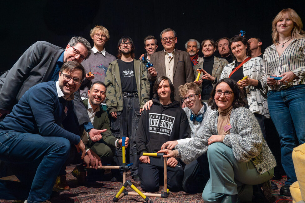 Gruppenbild bei der Eröffnung des Cosmos