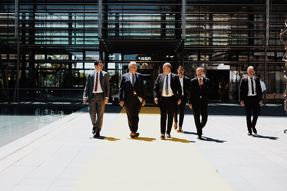 OB Dominik Sauerteig, Innenminister Joachim Herrmann, HUK-Vorstand Klaus-Jürgen Heitmann und Bürgermeister Hans-Herbert Hartan