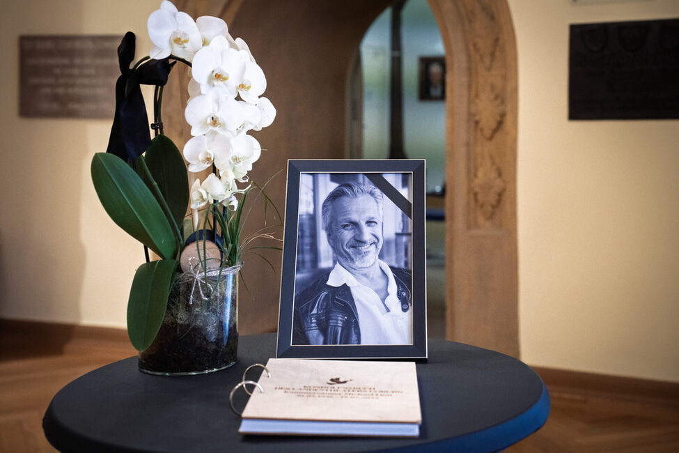 Kondolenzbuch für Michael Lion im Rathaus