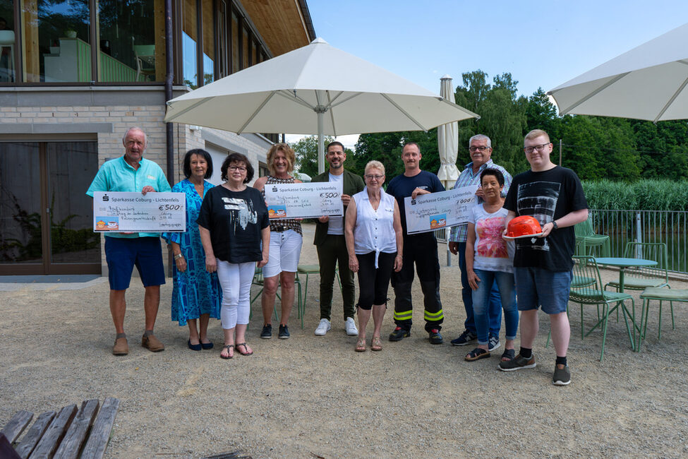 Die Ehrenamtlichen der Sonntagsgruppe im Haus am See haben ihre Einnahmen gespendet.