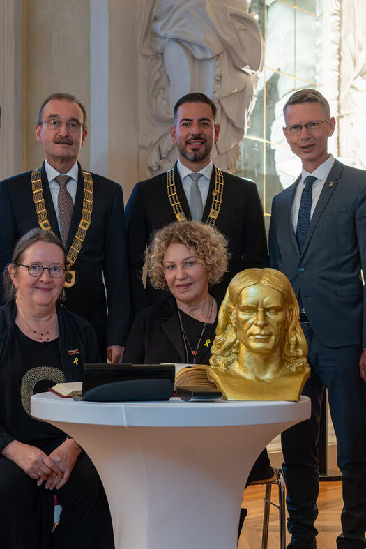 Die Rückertpreis-Preisträgerinnen Anne Birkenhauer (Übersetzerin) und Aghi Mishol