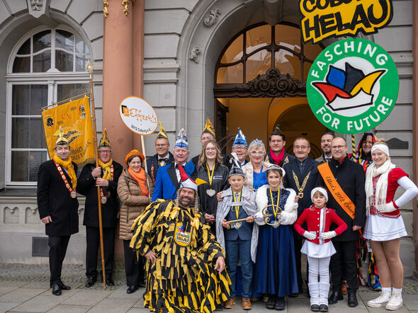 Die Coburger Narren und Närrinnen haben das Rathaus erobert.