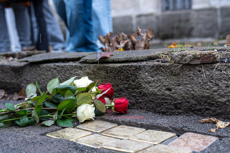 Stolpersteinverlegung 2024 mit 3. Bürgermeister Can Aydin