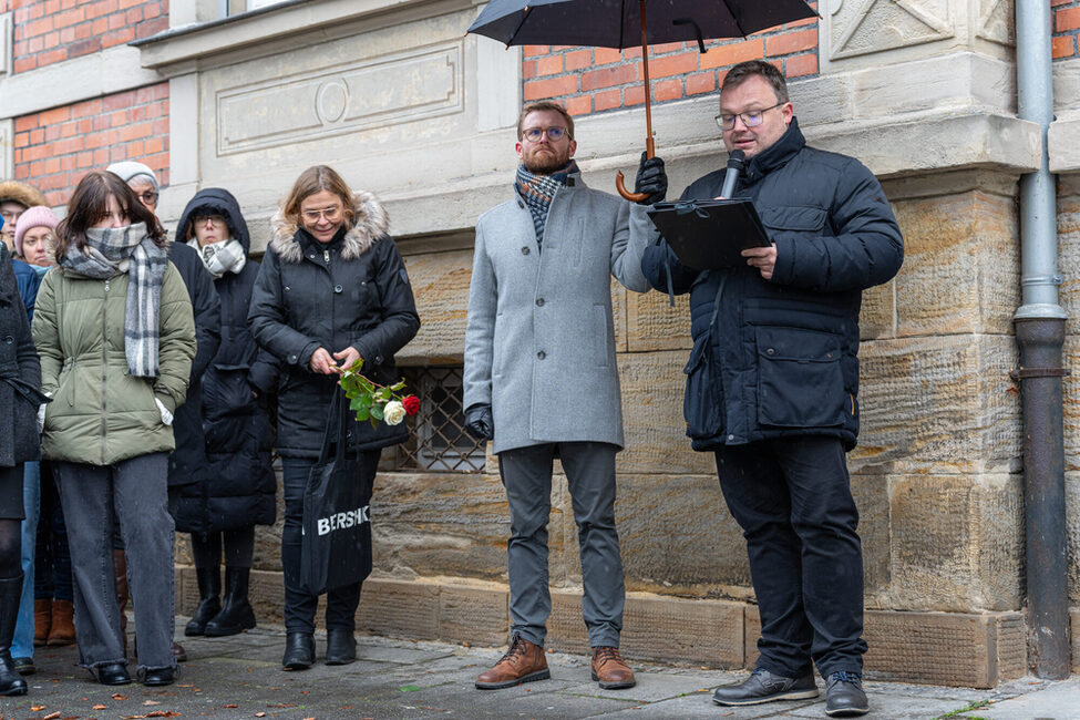 Stolpersteinverlegung 2024 mit 3. Bürgermeister Can Aydin