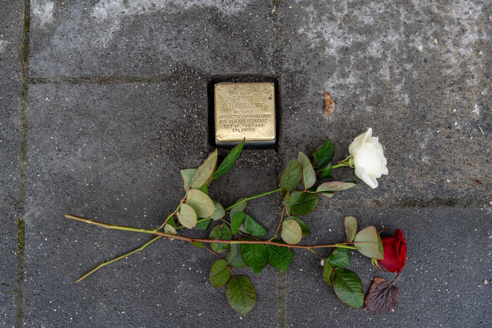 Stolpersteinverlegung 2024 mit 3. Bürgermeister Can Aydin