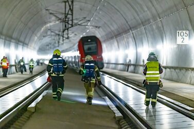 Vollübung des Katatrophenschutzes im Tunnel Feuerfelsen