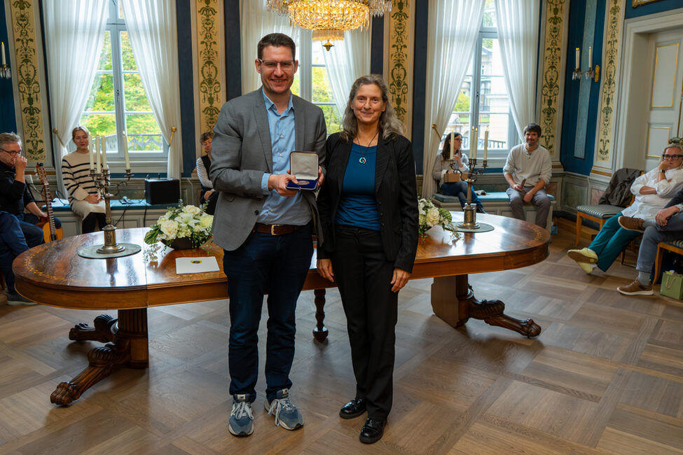 Für ihr Engagement im sozialen Bereich wurde Johanna Thomack mit der Bronzemedaille "Die Stadt Coburg dankt" ausgezeichnet.