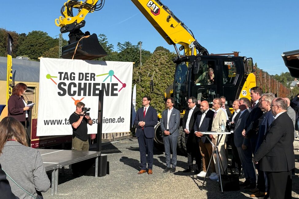 Oberbürgermeister Dominik Sauerteig beim Tag der Schiene am 19. September 2025 am Güterbahnhof.