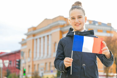 Mädchen mit Frankreich-Flagge