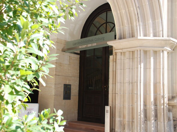Eingang Landesbibliothek Coburg