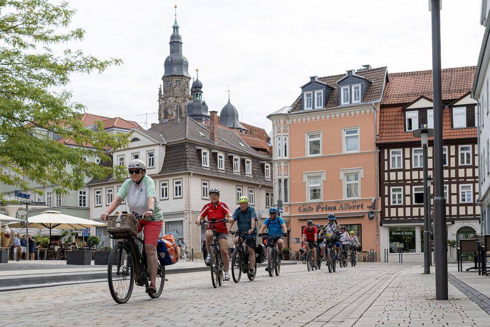 Radlerinnen und Radler der Auftaktradtour Stadtradeln 2025