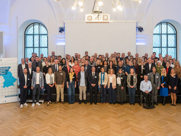 Schulvertreter oberfränkischer Schulen bei der Verleihung des Berufswahlsiegels in Erlangen
