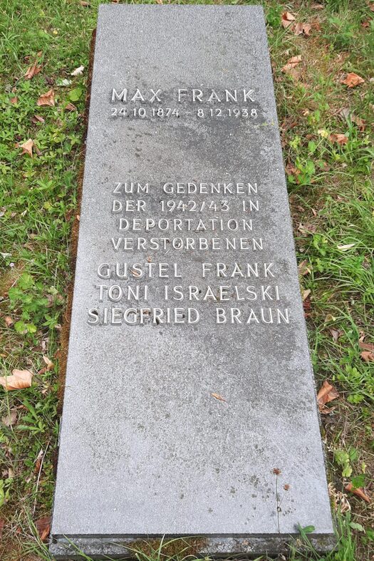 Grab- und Gedenkstein der Familie Frank auf dem Coburger Friedhof