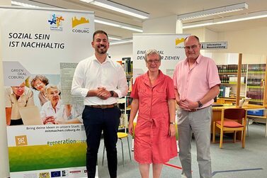 3. Bürgermeister Can Aydin, Brigitte Maisch und Norbert Anders eröffnet die Ausstellung